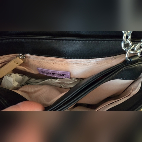 House of Want, Peta Cert. Vegan, Quilted Shoulder Hand Bag NWT - Picture 9 of 14